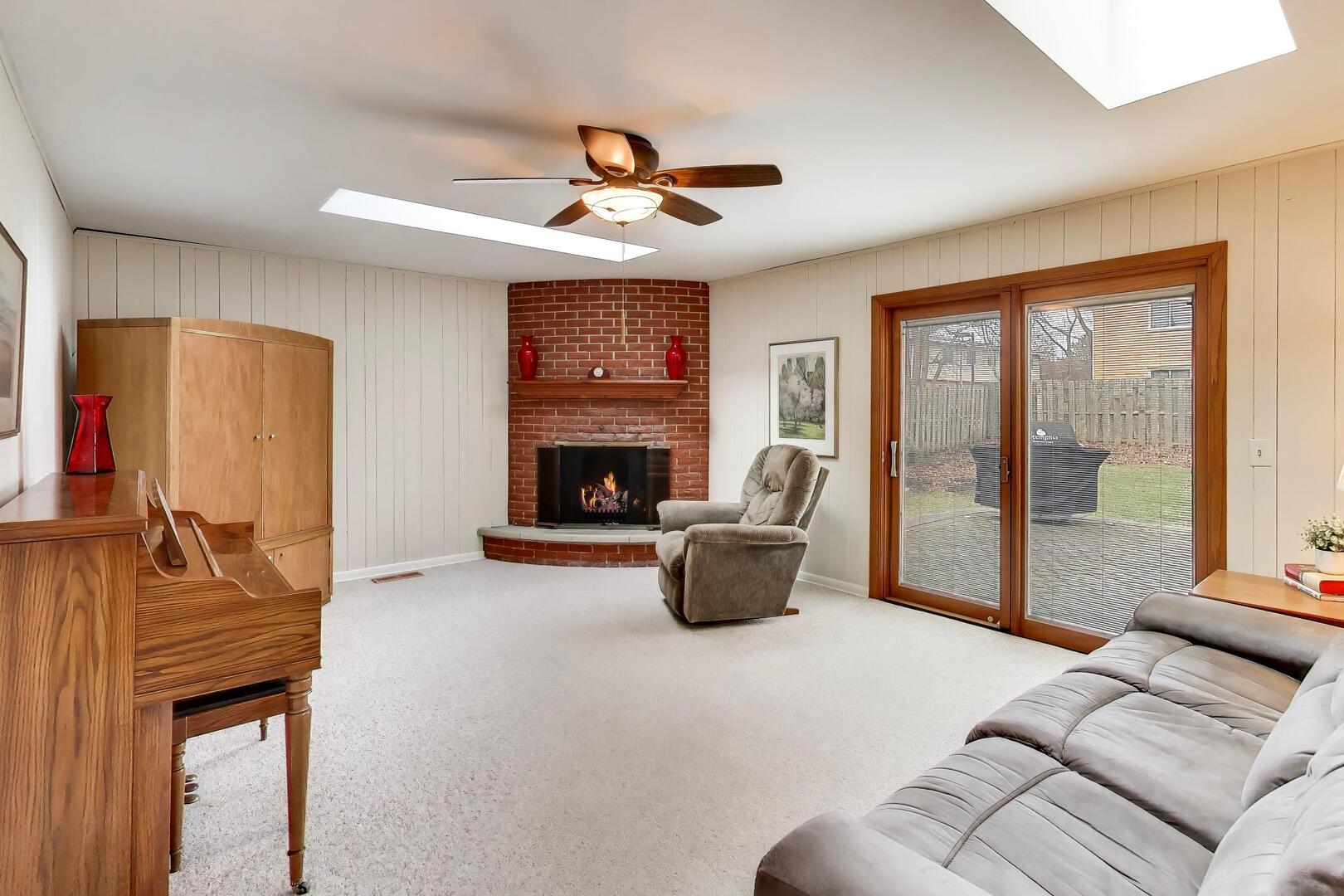 1606 N Pine Avenue, Arlington Heights, IL 60004