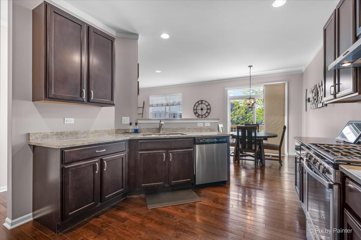 272 Bennett Drive, Carol Stream, IL 60188