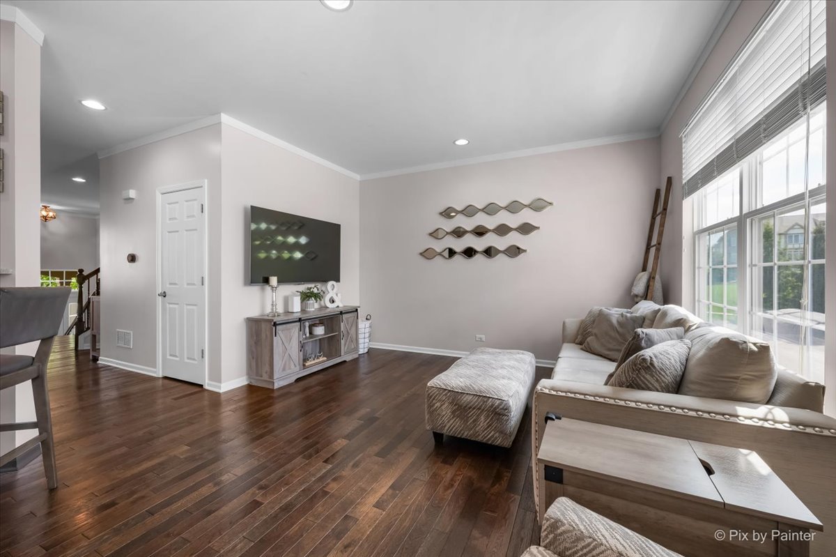 272 Bennett Drive, Carol Stream, IL 60188