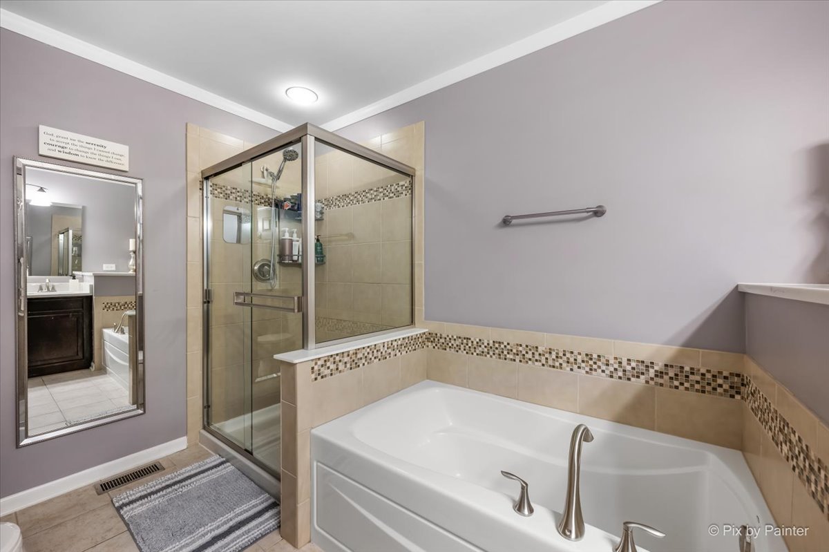 272 Bennett Drive, Carol Stream, IL 60188