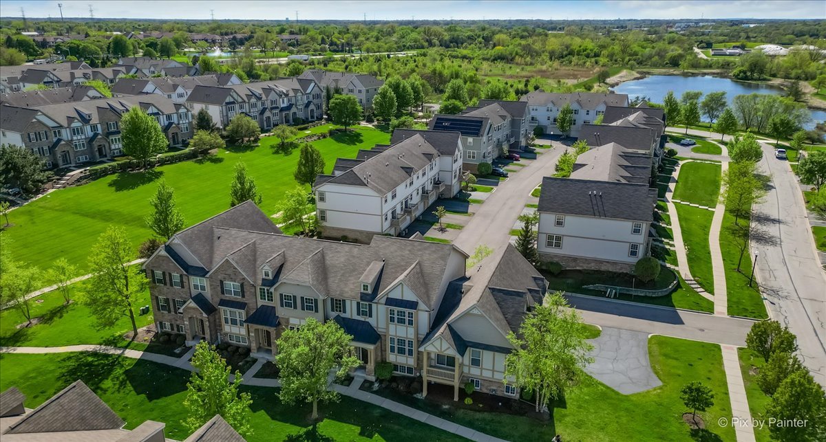 272 Bennett Drive, Carol Stream, IL 60188