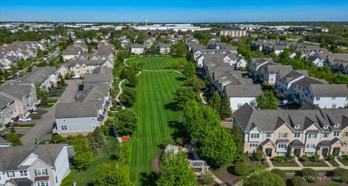 272 Bennett Drive, Carol Stream, IL 60188