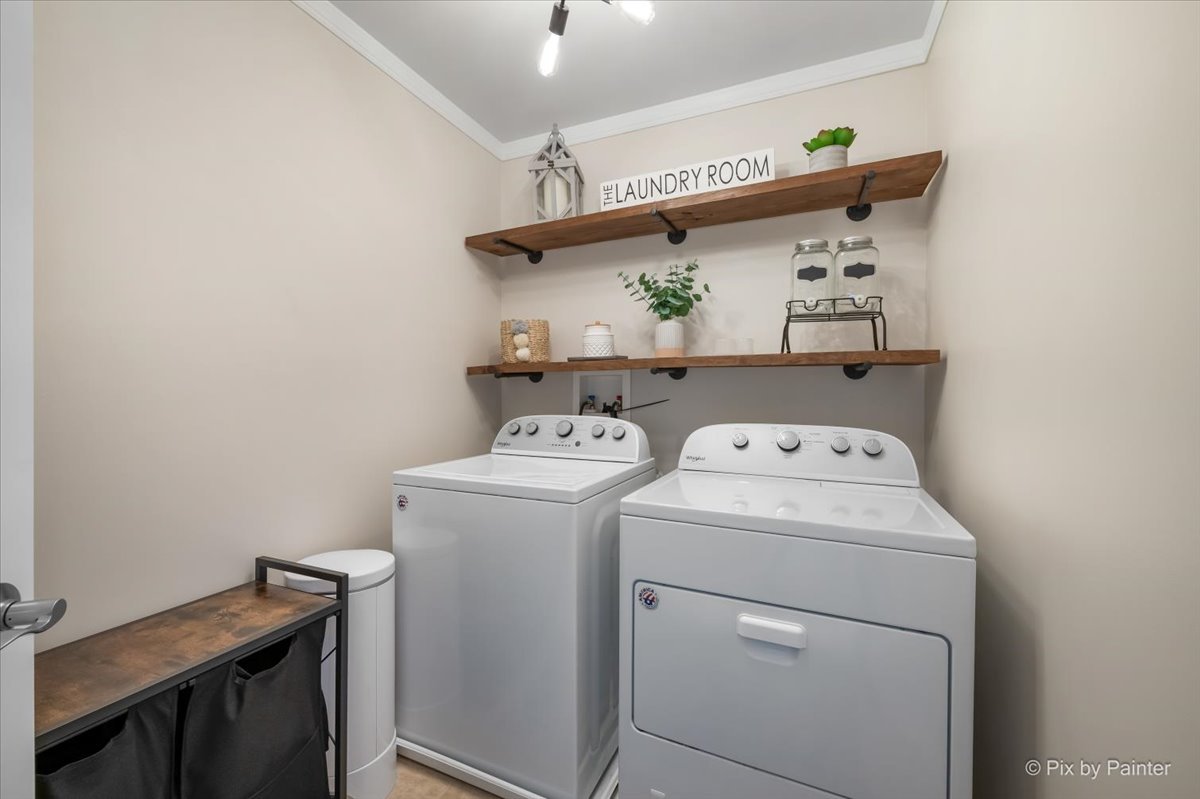 272 Bennett Drive, Carol Stream, IL 60188