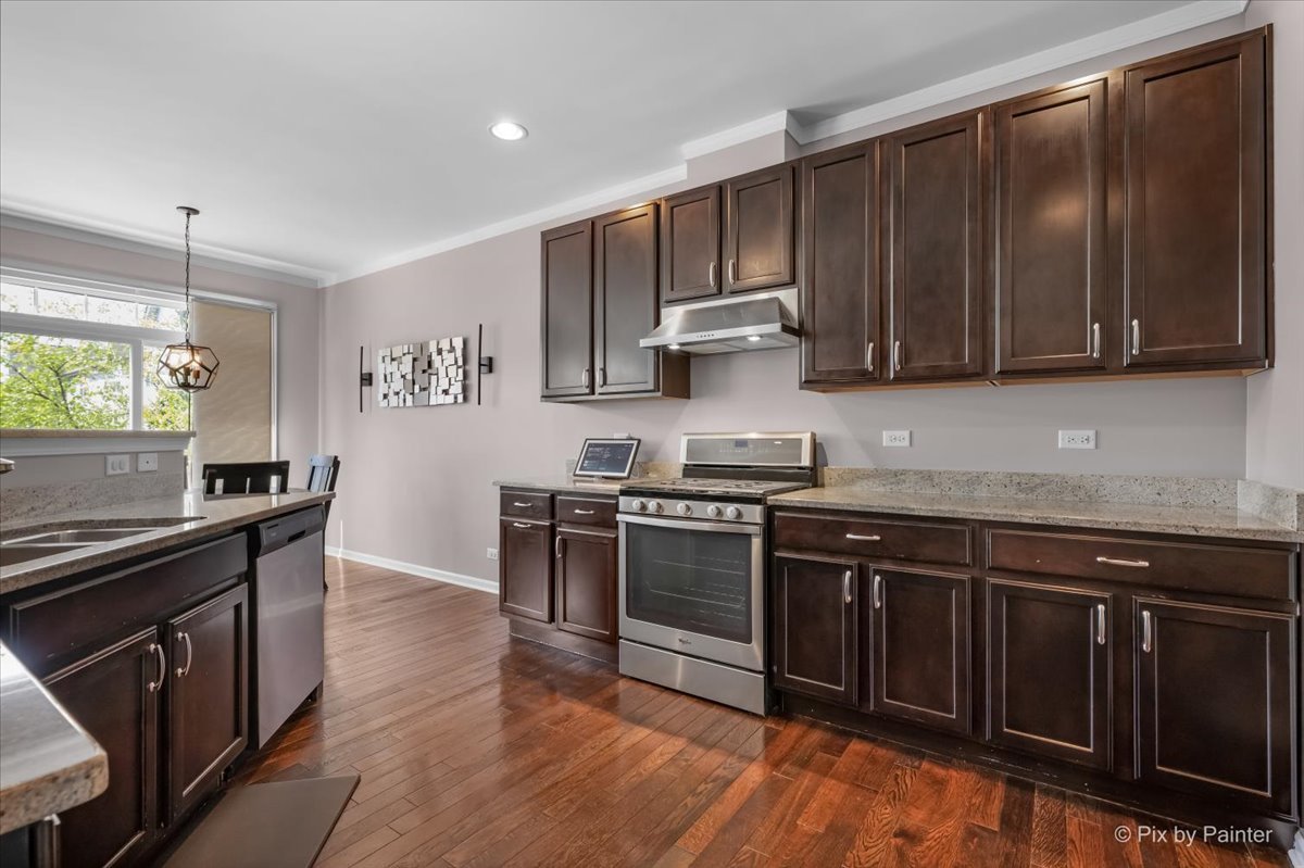 272 Bennett Drive, Carol Stream, IL 60188