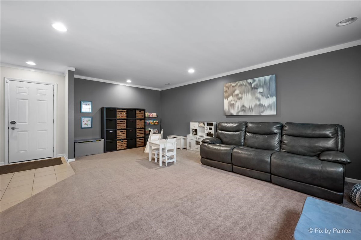 272 Bennett Drive, Carol Stream, IL 60188