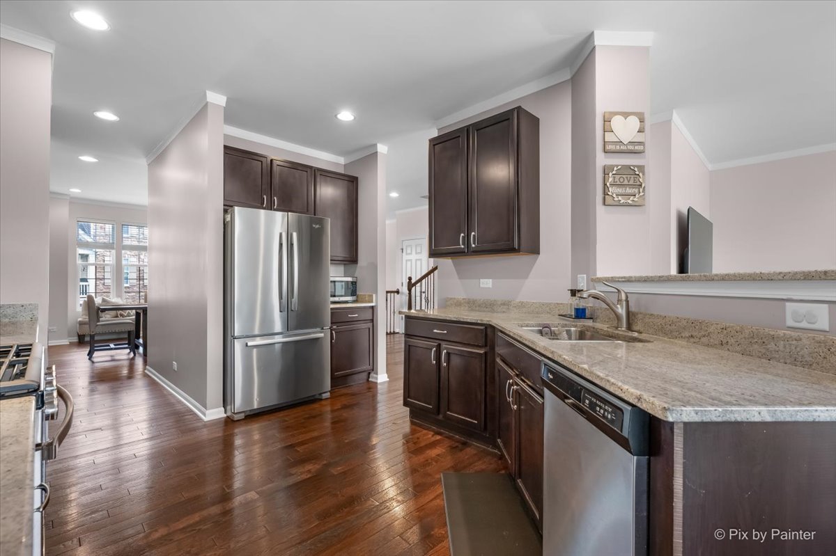 272 Bennett Drive, Carol Stream, IL 60188