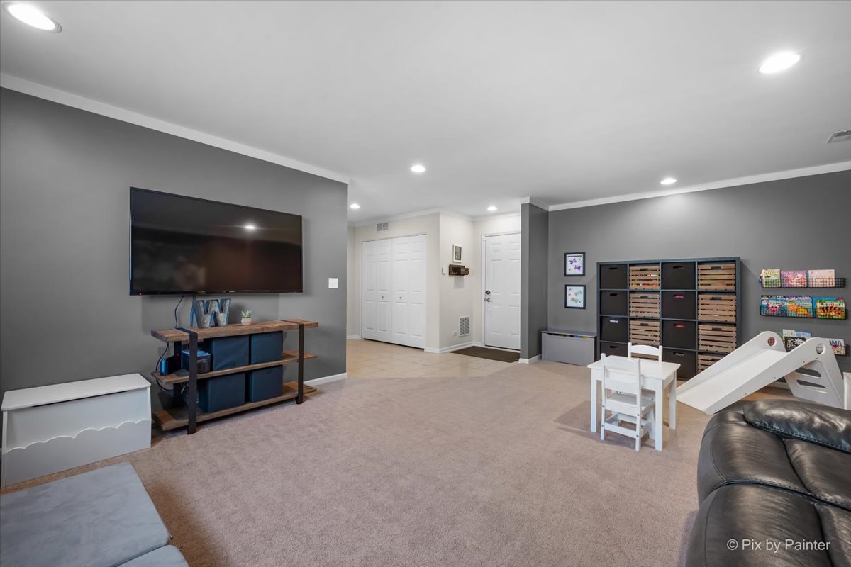 272 Bennett Drive, Carol Stream, IL 60188