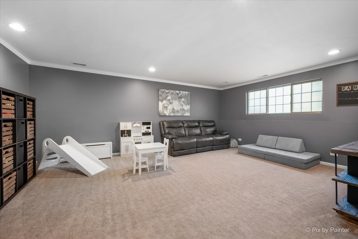 272 Bennett Drive, Carol Stream, IL 60188