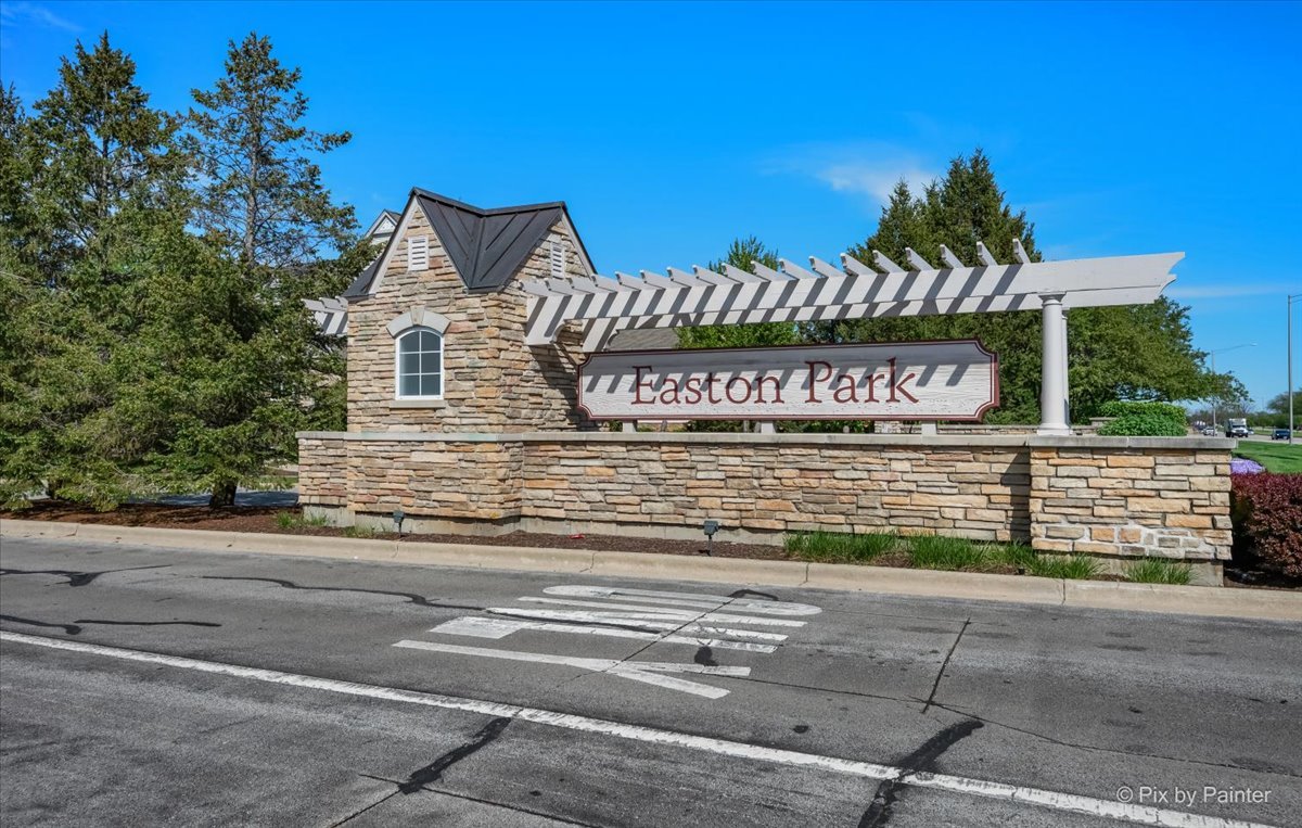 272 Bennett Drive, Carol Stream, IL 60188