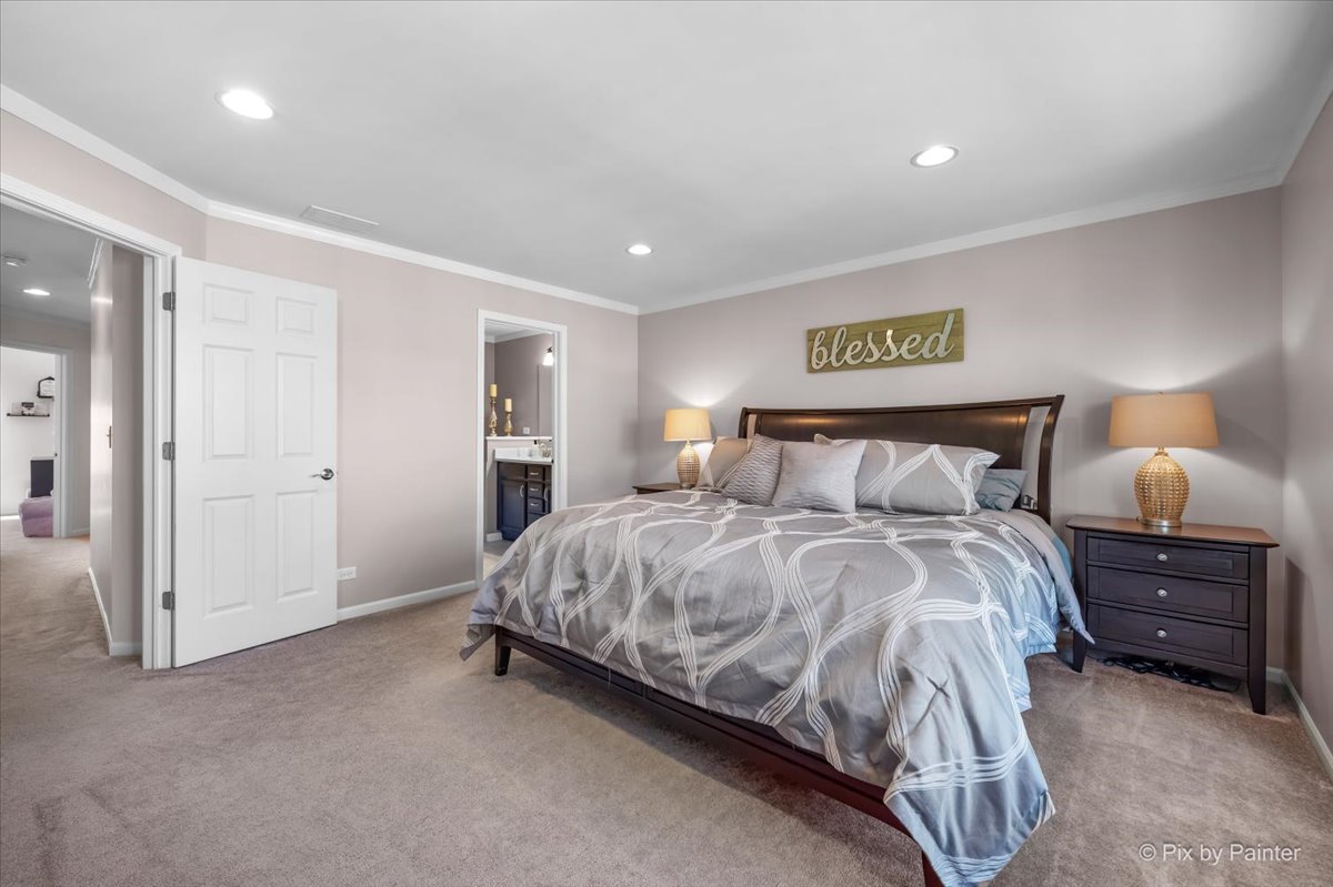 272 Bennett Drive, Carol Stream, IL 60188