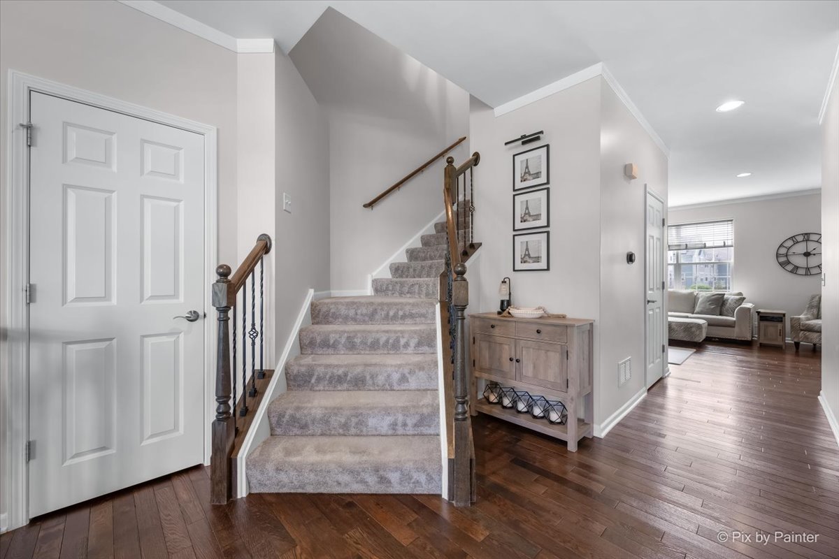 272 Bennett Drive, Carol Stream, IL 60188