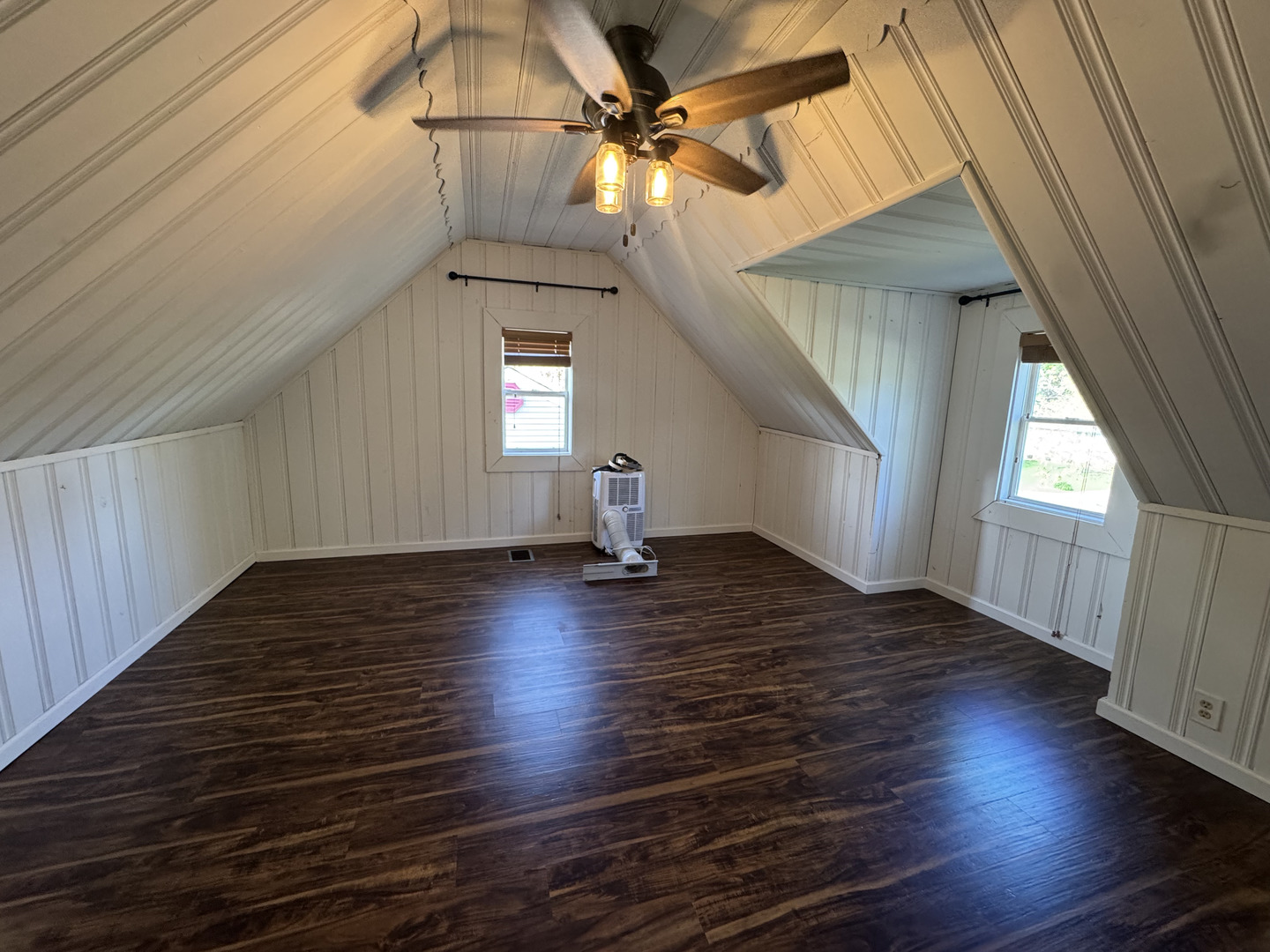 20 S Iowa Avenue, Addison, IL 60101