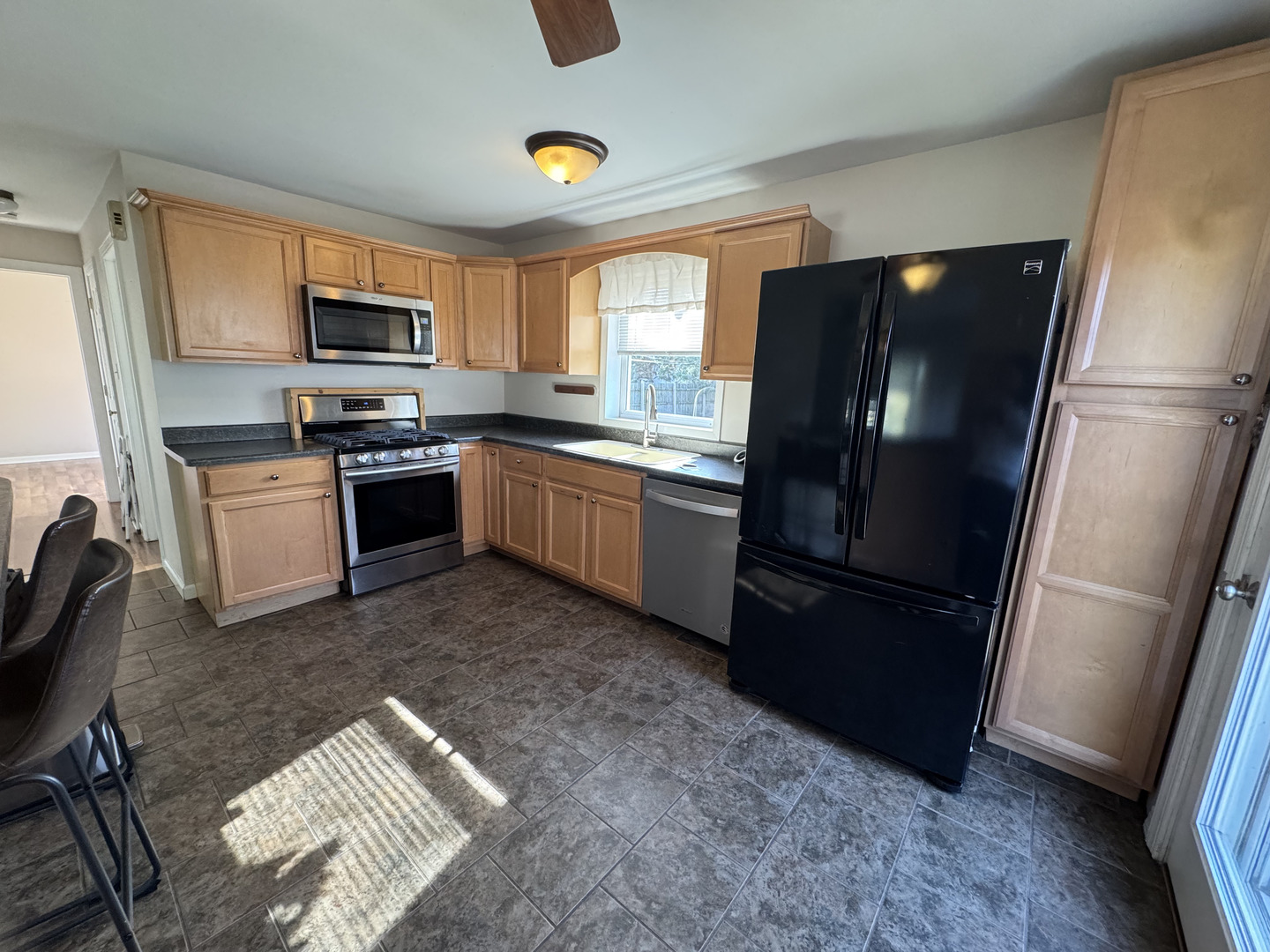 20 S Iowa Avenue, Addison, IL 60101