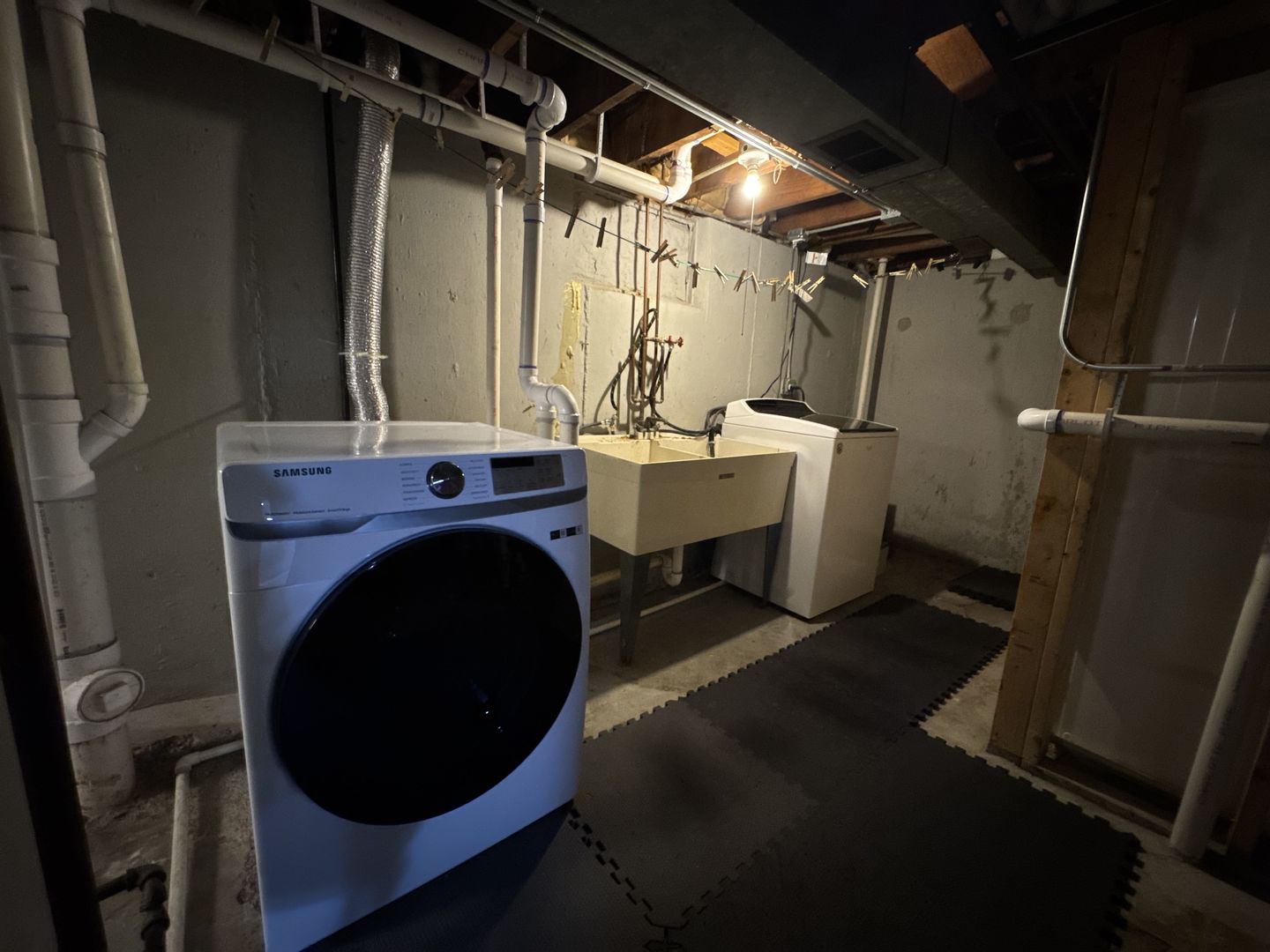 20 S Iowa Avenue, Addison, IL 60101