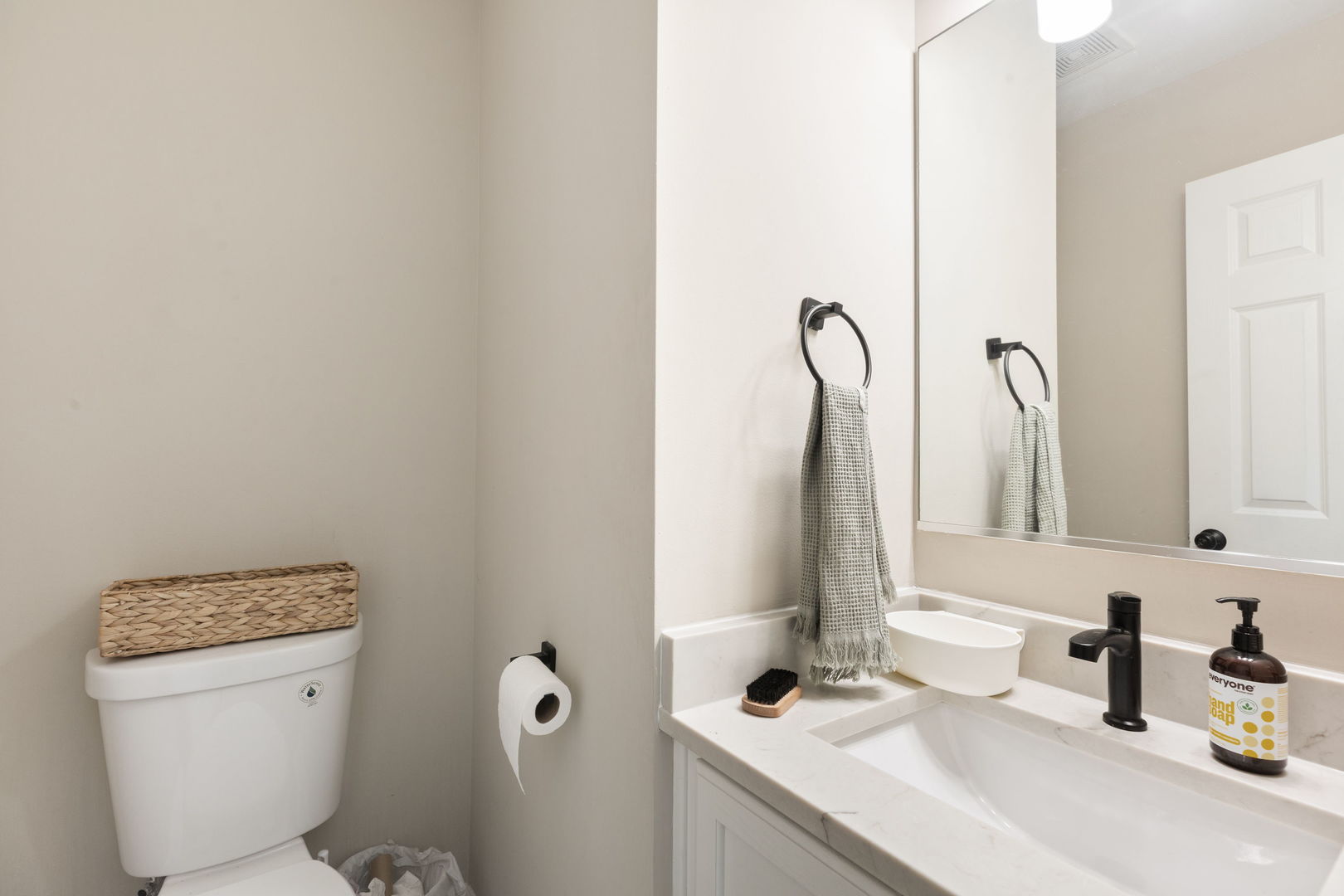 206 Madison Drive #206, Streamwood, IL 60107