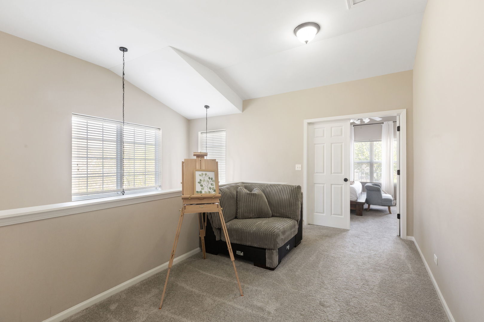 206 Madison Drive #206, Streamwood, IL 60107