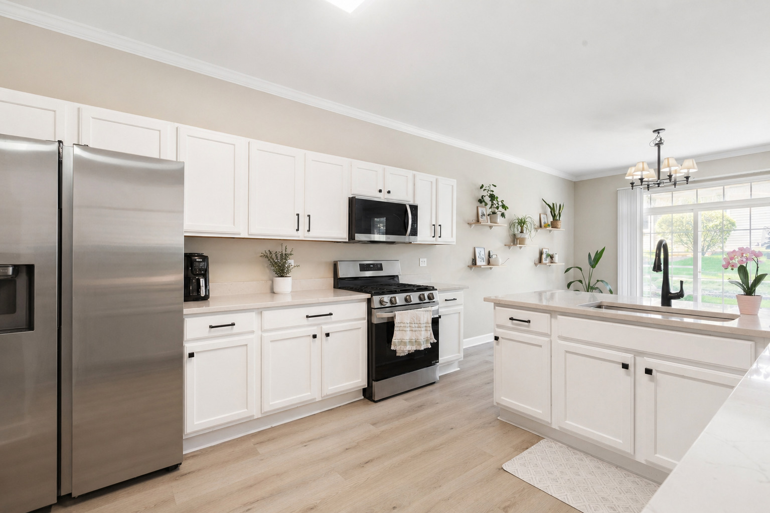 206 Madison Drive #206, Streamwood, IL 60107