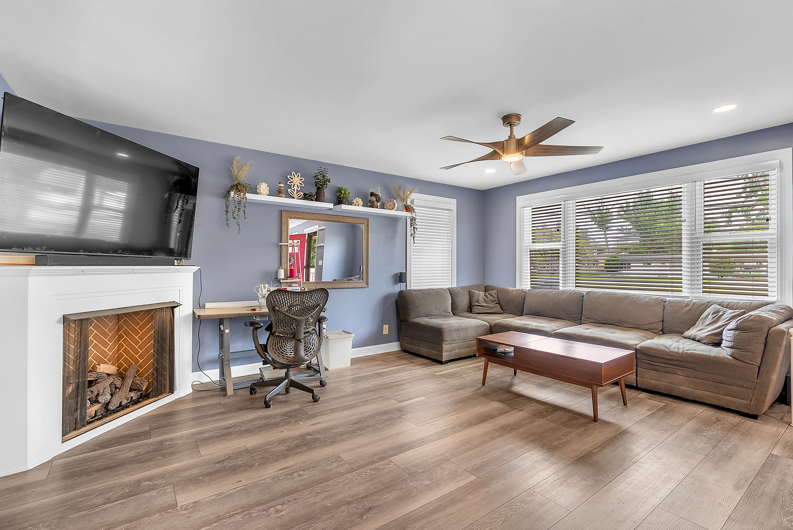 17W445 BUTTERFIELD Road, Oakbrook Terrace, IL 60181