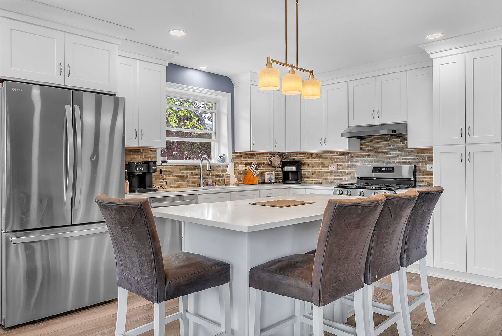 17W445 BUTTERFIELD Road, Oakbrook Terrace, IL 60181