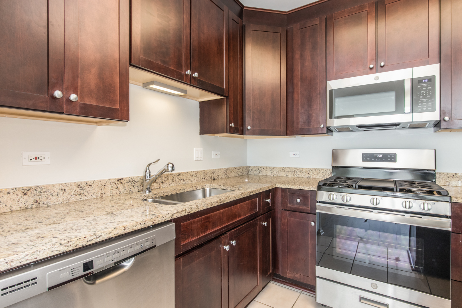 33 W Ontario Street #32E, Chicago, IL 60654