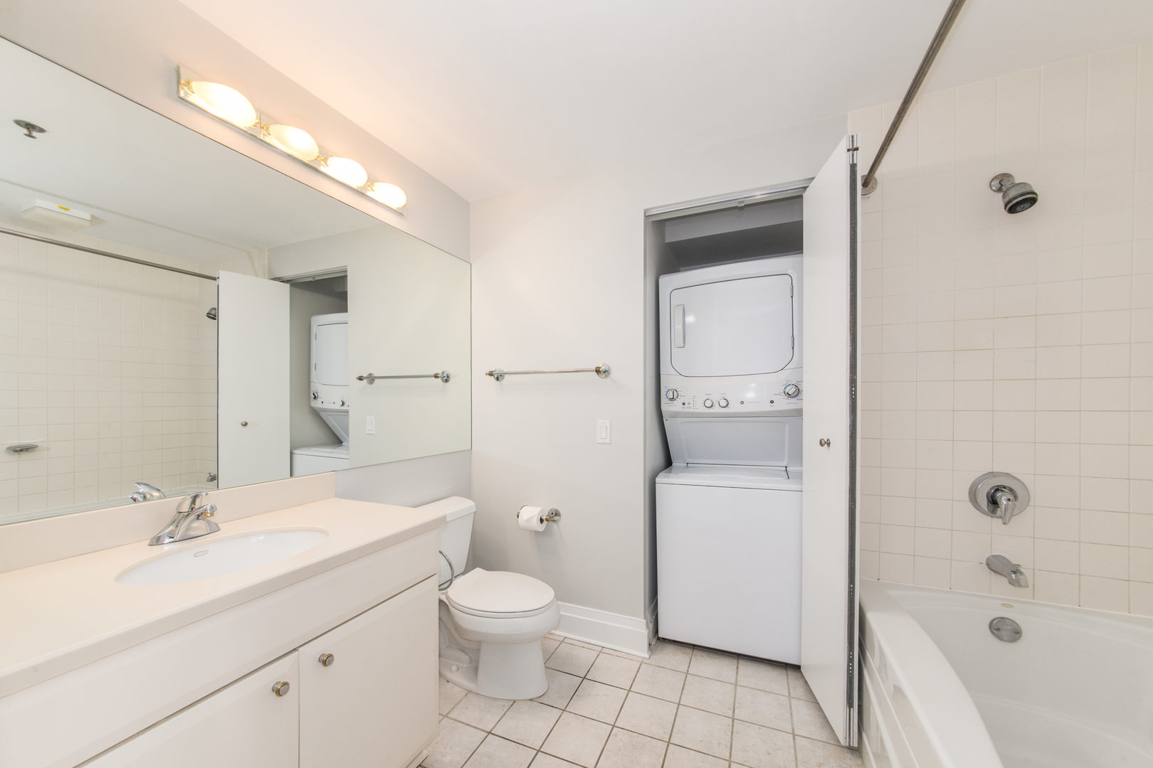 33 W Ontario Street #32E, Chicago, IL 60654