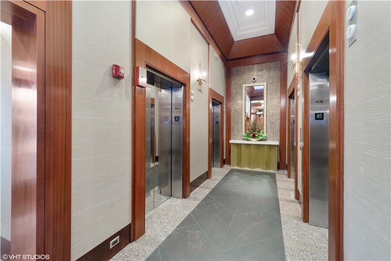 33 W Ontario Street #32E, Chicago, IL 60654