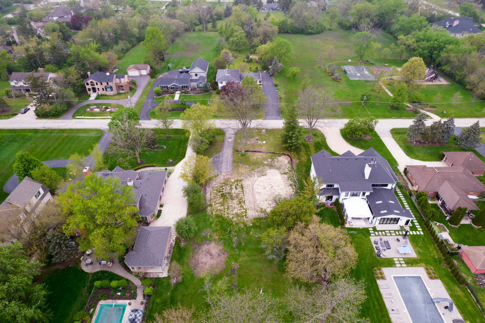 7725 S Drew Avenue, Burr Ridge, IL 60527