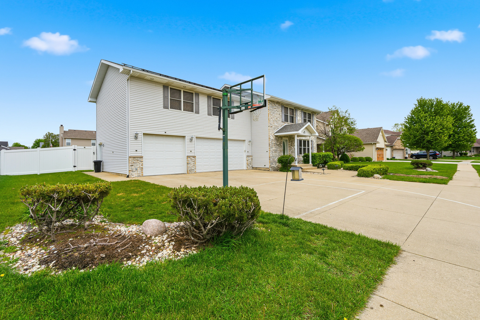 855 Magnolia Drive, Bourbonnais, IL 60914