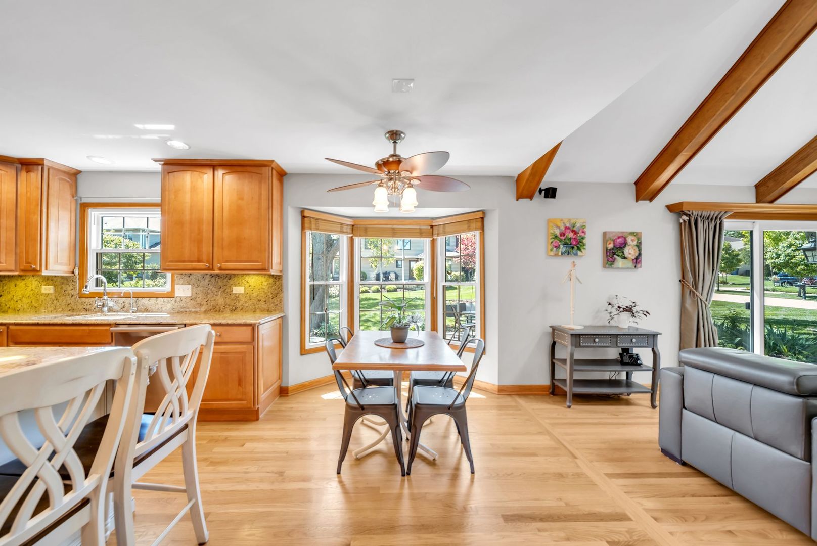 323 Ford Lane, Bartlett, IL 60103