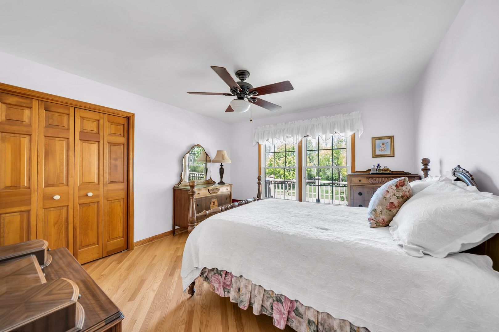 323 Ford Lane, Bartlett, IL 60103