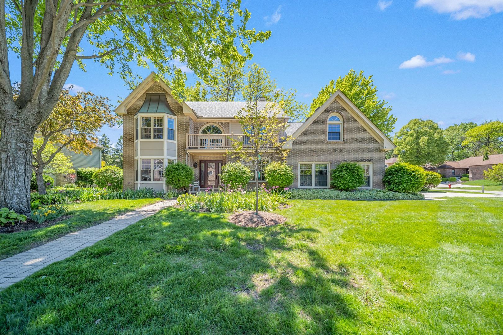 323 Ford Lane, Bartlett, IL 60103
