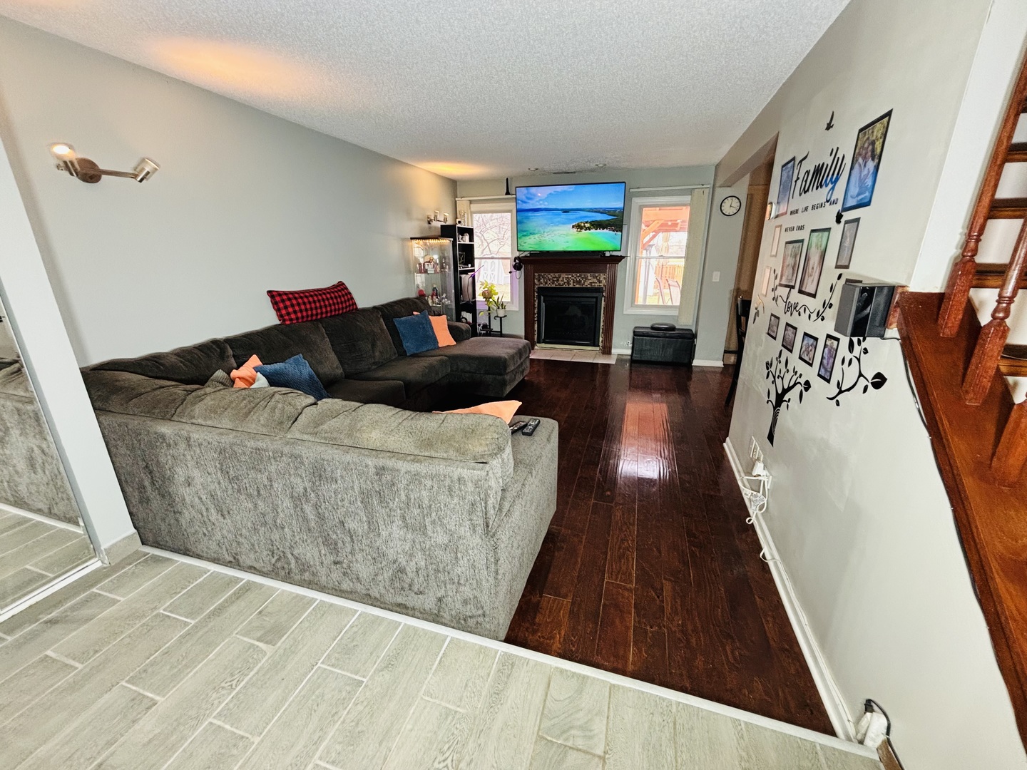 2022 Cardinal Drive, Glendale Heights, IL 60139