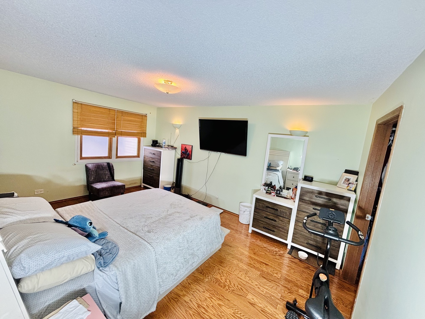 2022 Cardinal Drive, Glendale Heights, IL 60139