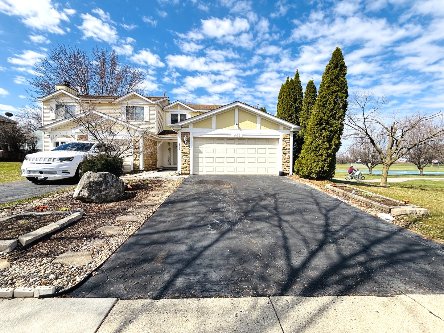 2022 Cardinal Drive, Glendale Heights, IL 60139