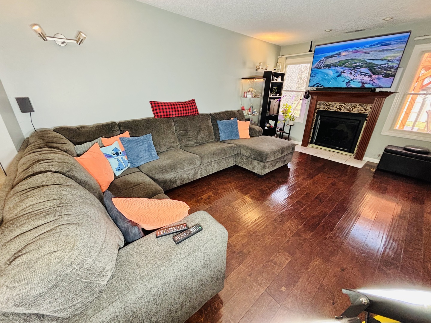 2022 Cardinal Drive, Glendale Heights, IL 60139