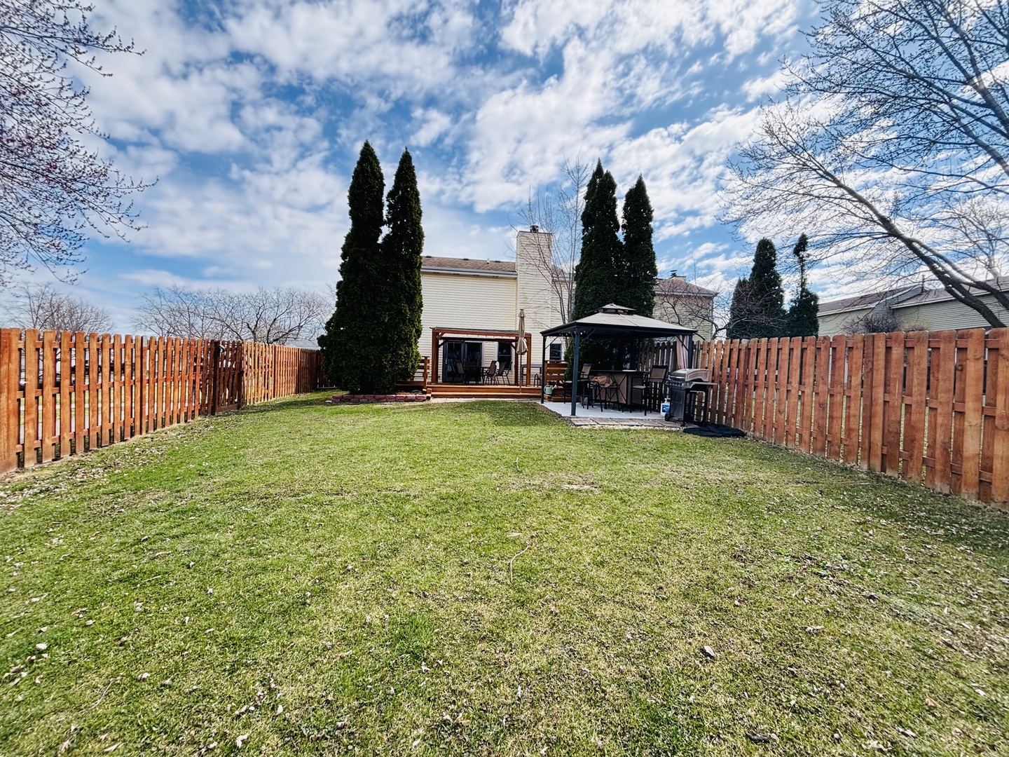 2022 Cardinal Drive, Glendale Heights, IL 60139