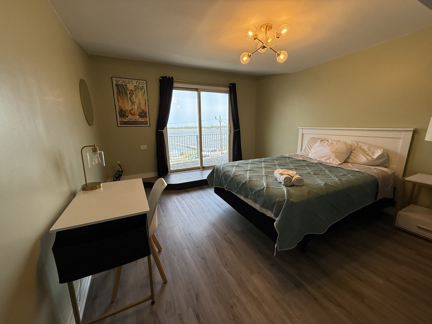 115 Nippersink Road, Fox Lake, IL 60020