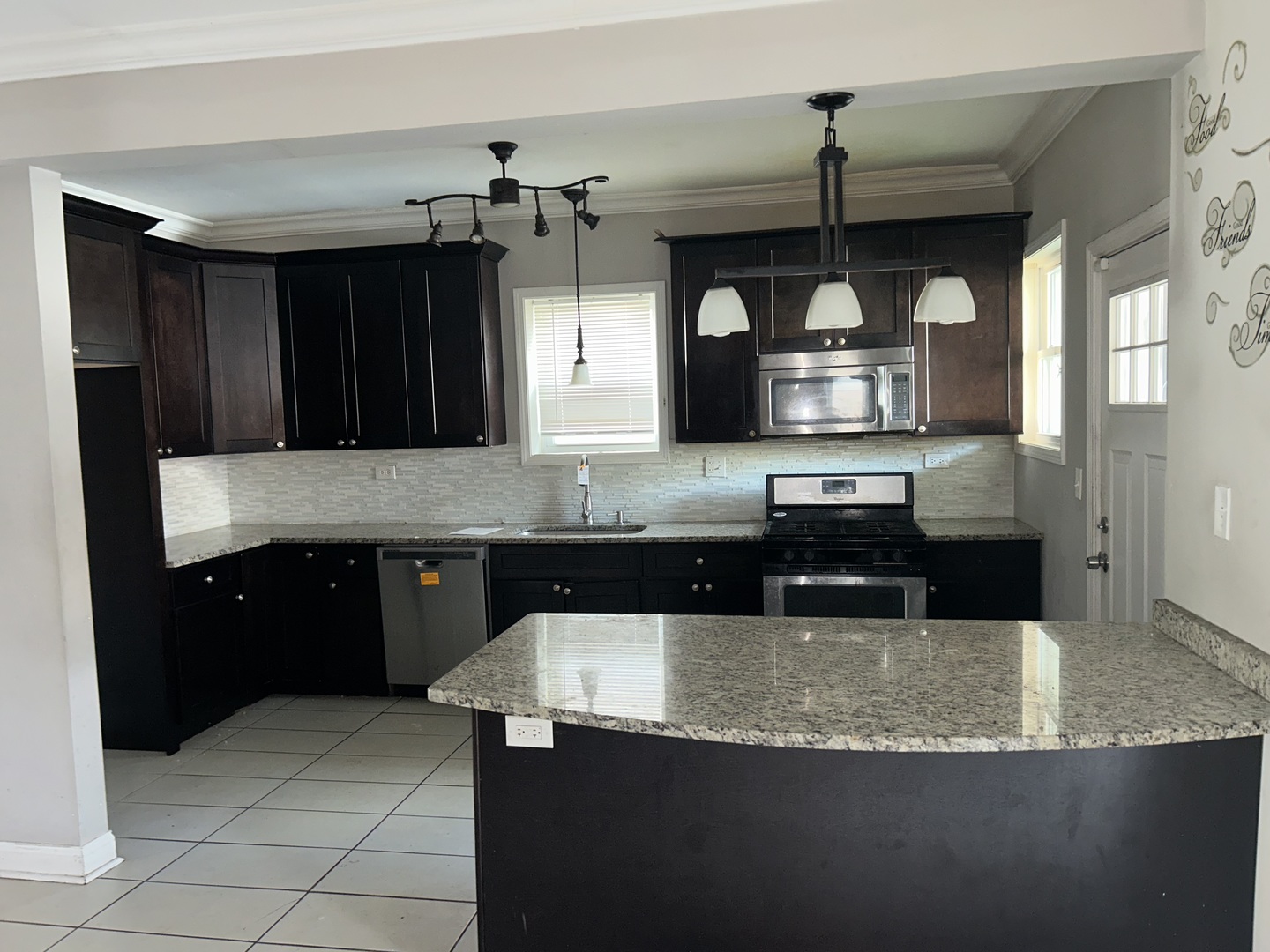 7221 S Bennett Avenue, Chicago, IL 60649