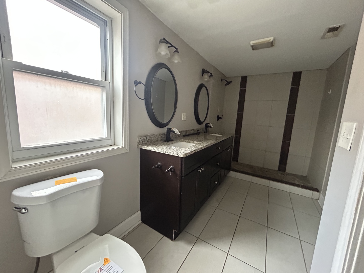 7221 S Bennett Avenue, Chicago, IL 60649