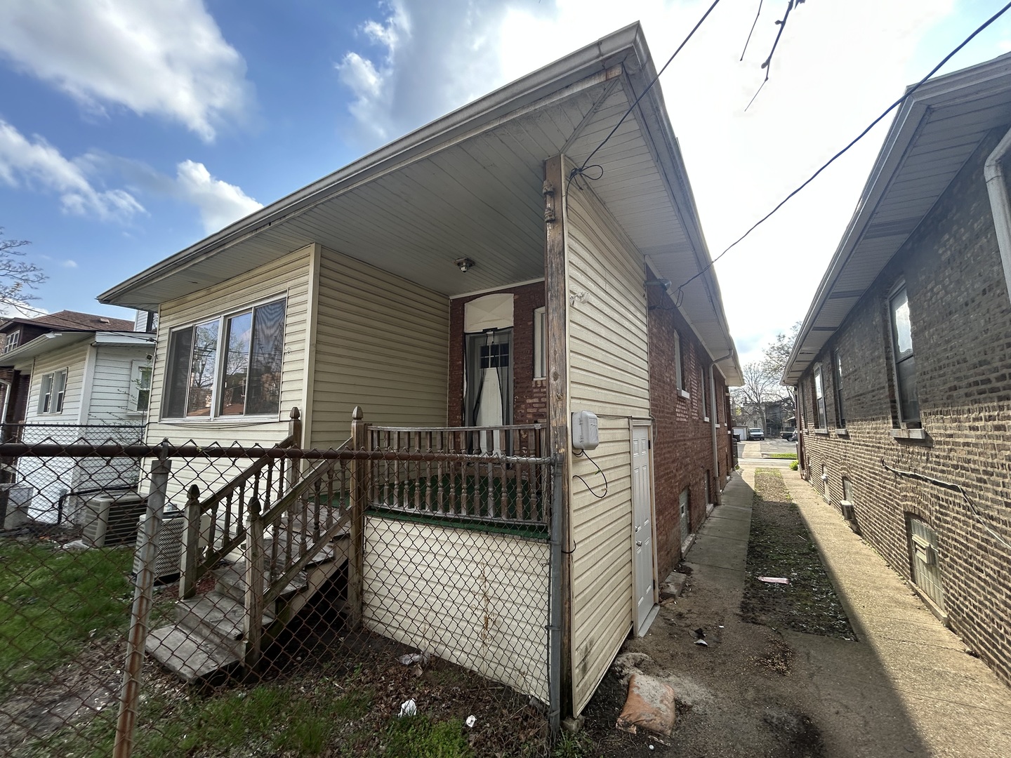 7221 S Bennett Avenue, Chicago, IL 60649