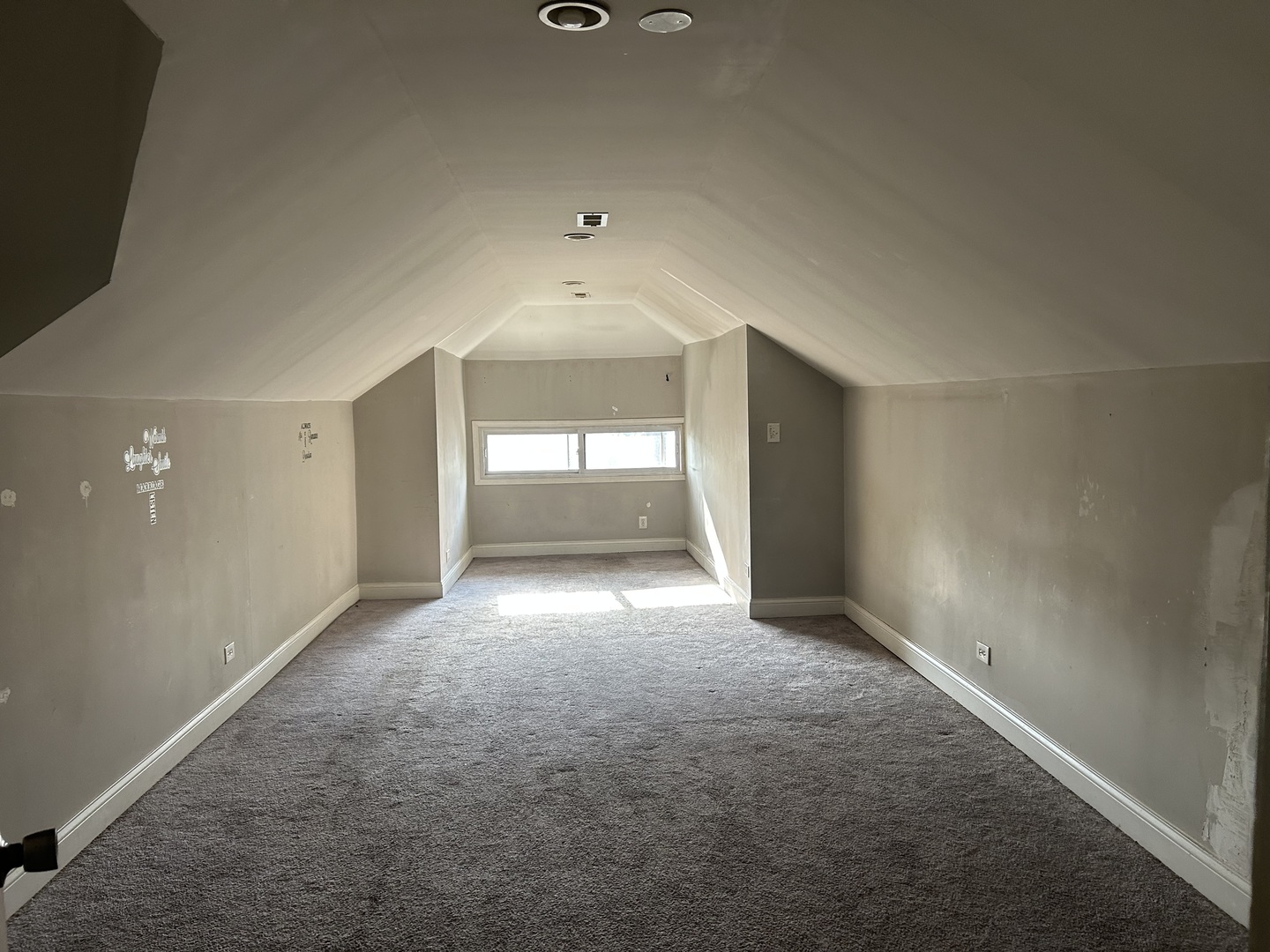 7221 S Bennett Avenue, Chicago, IL 60649