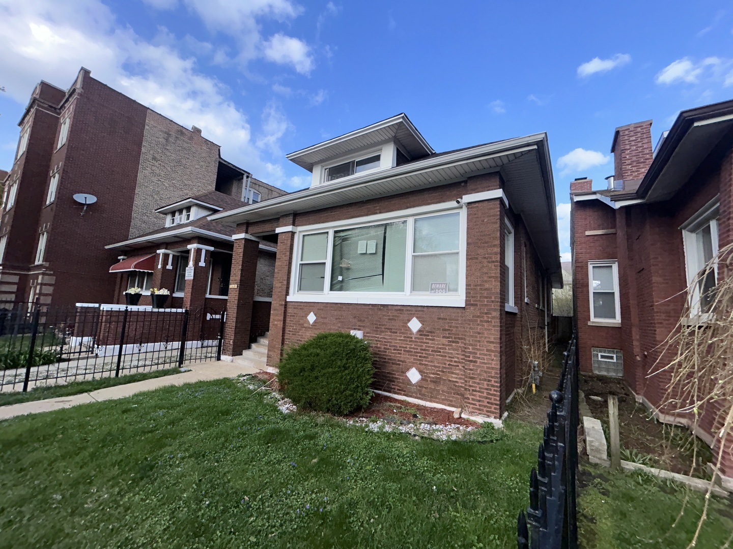 7221 S Bennett Avenue, Chicago, IL 60649