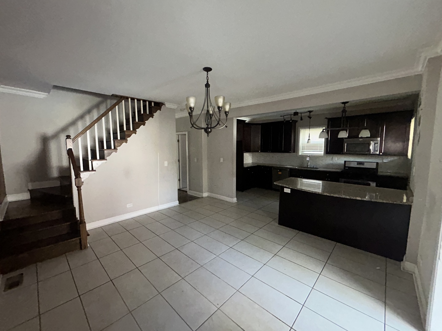 7221 S Bennett Avenue, Chicago, IL 60649