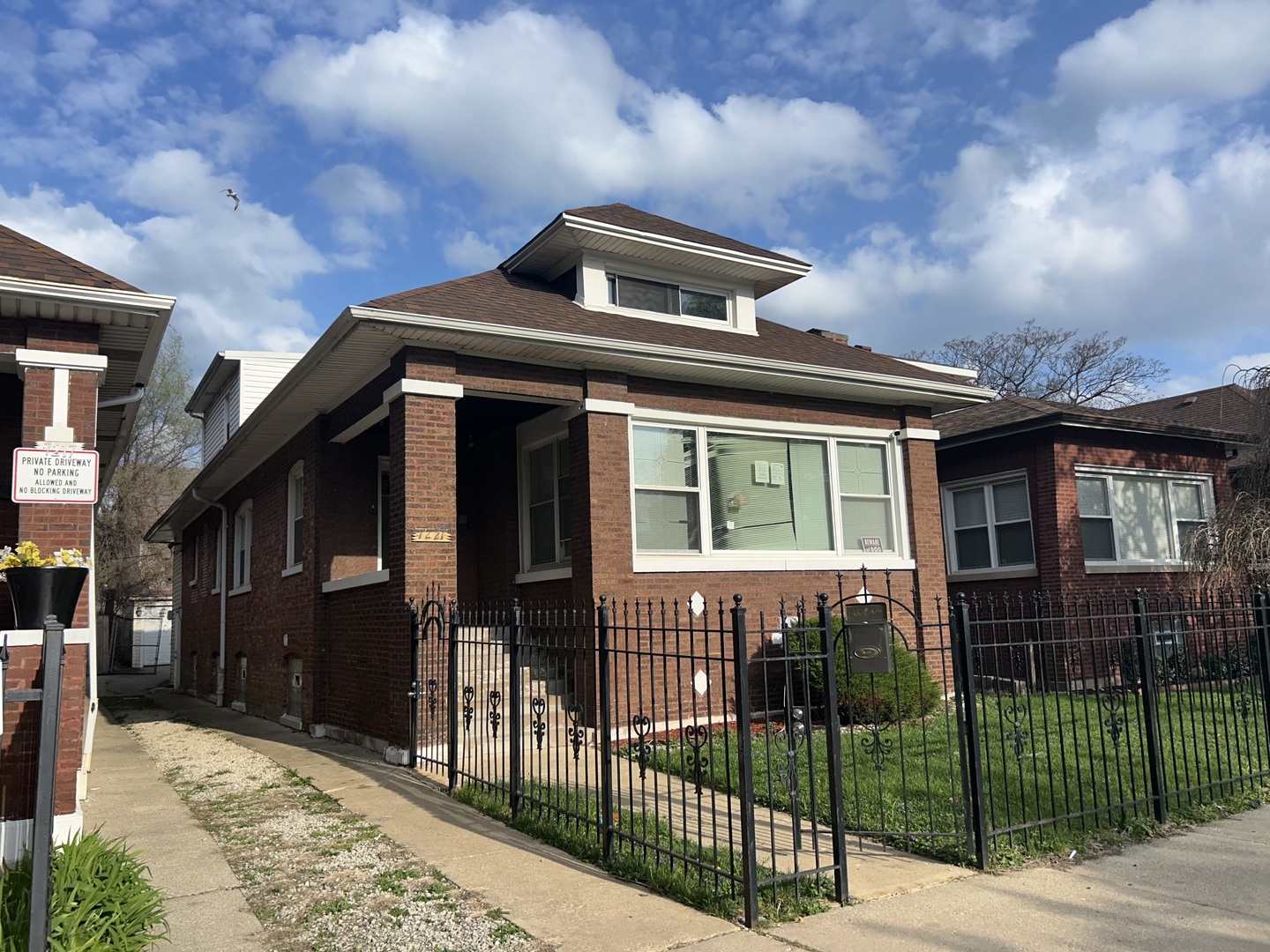 7221 S Bennett Avenue, Chicago, IL 60649