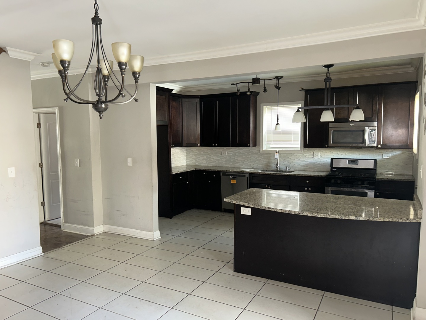 7221 S Bennett Avenue, Chicago, IL 60649