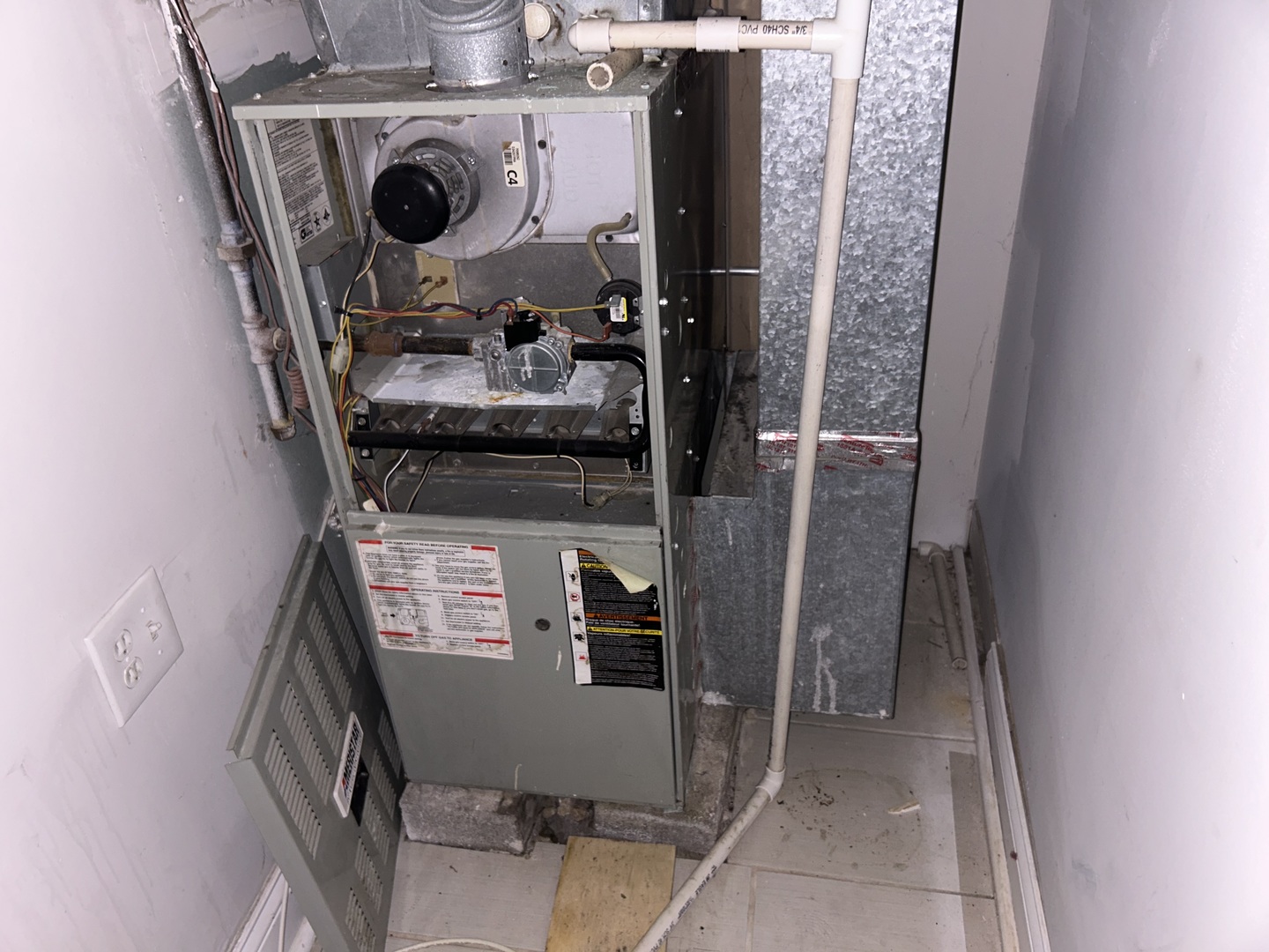 7221 S Bennett Avenue, Chicago, IL 60649