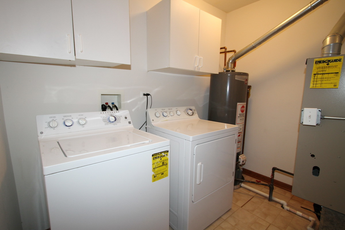 228 Springbrook Trail, Oswego, IL 60543