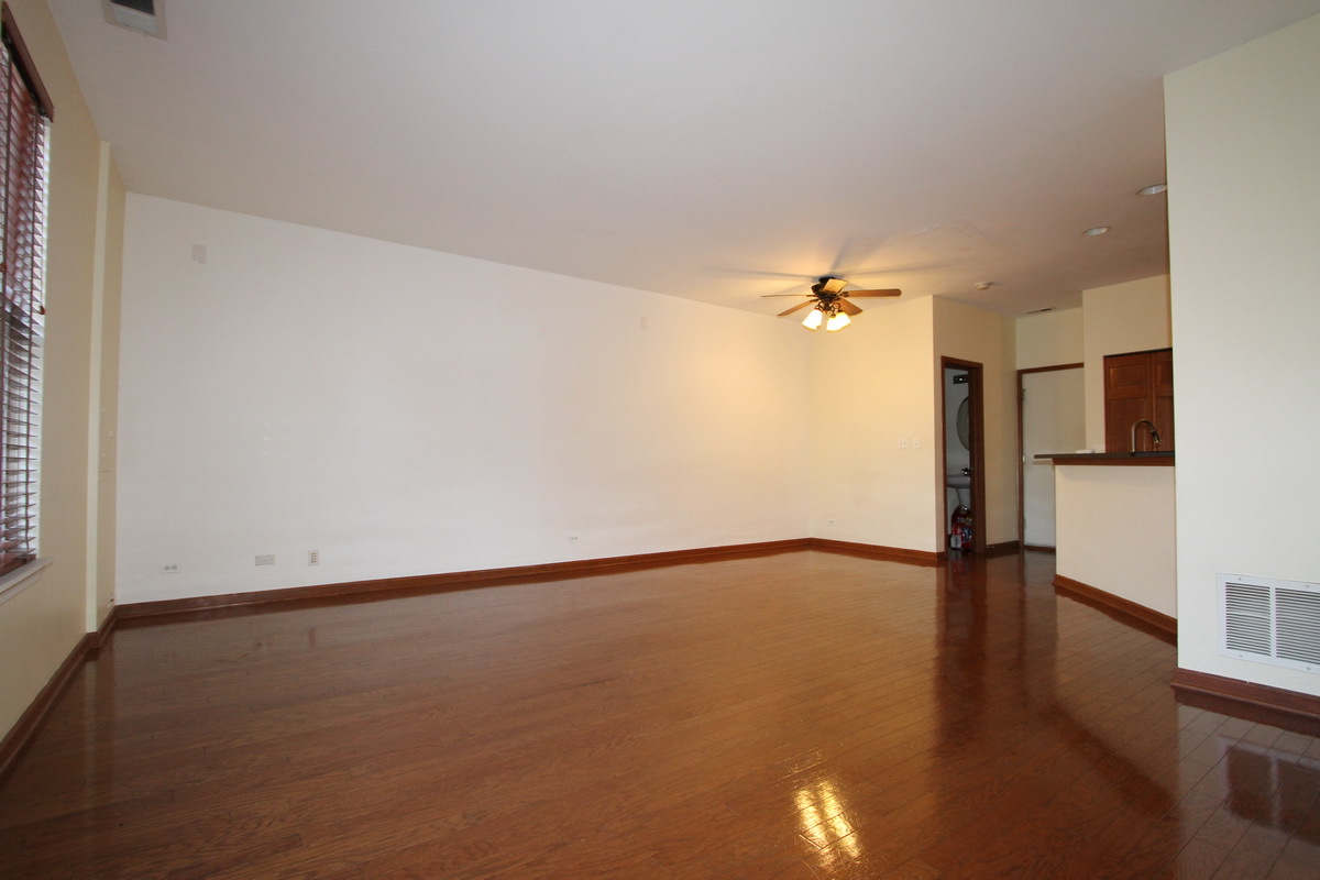 228 Springbrook Trail, Oswego, IL 60543