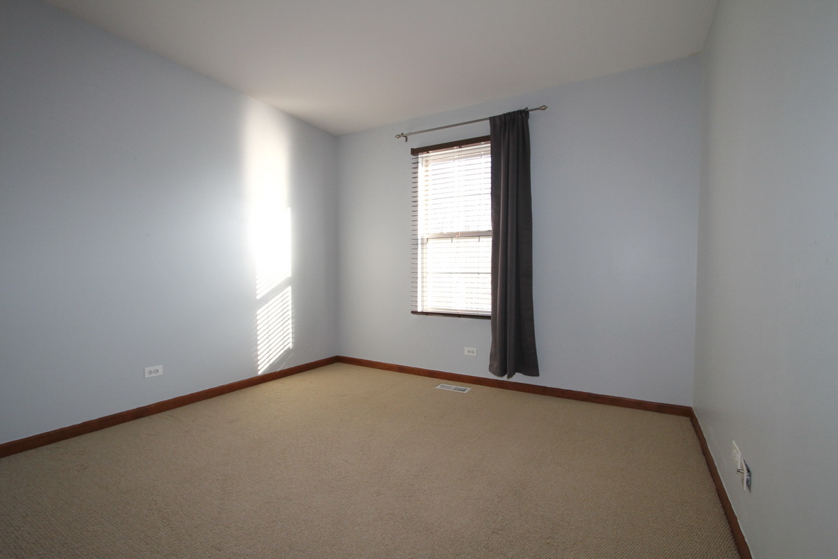 228 Springbrook Trail, Oswego, IL 60543