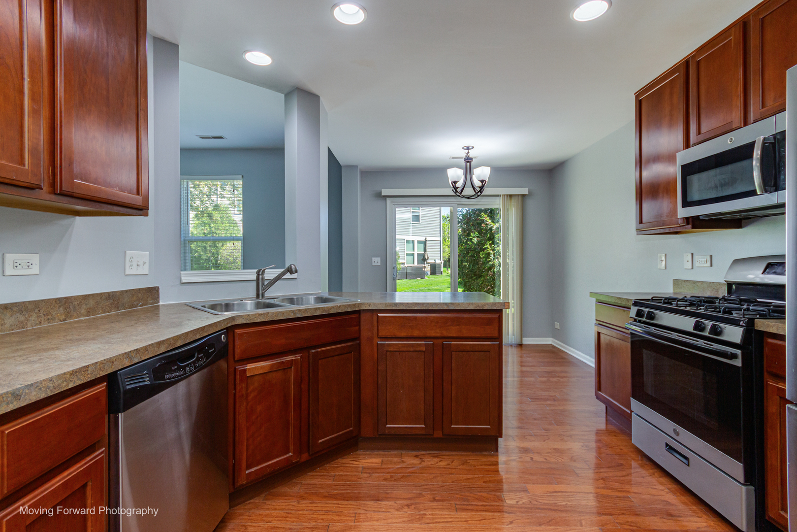 656 HAWLEY Drive, Oswego, IL 60543